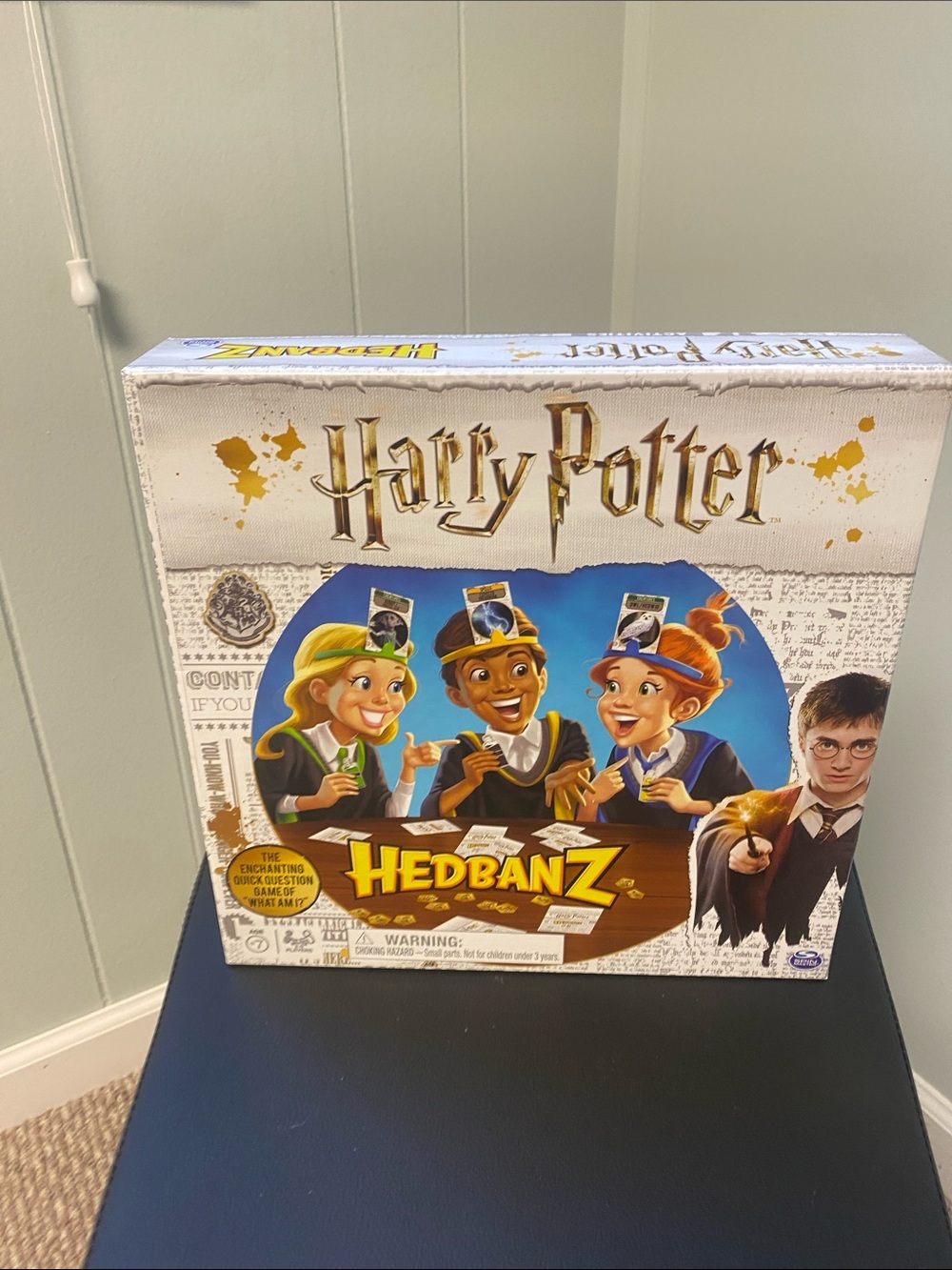 Harry Potter Hedbanz Family Board Game - White Box